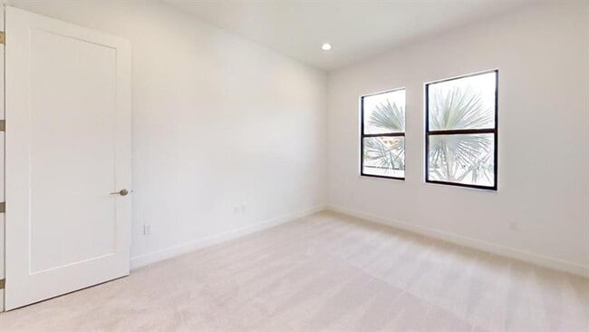Building Photo - 8299 Essex Country Clb Dr