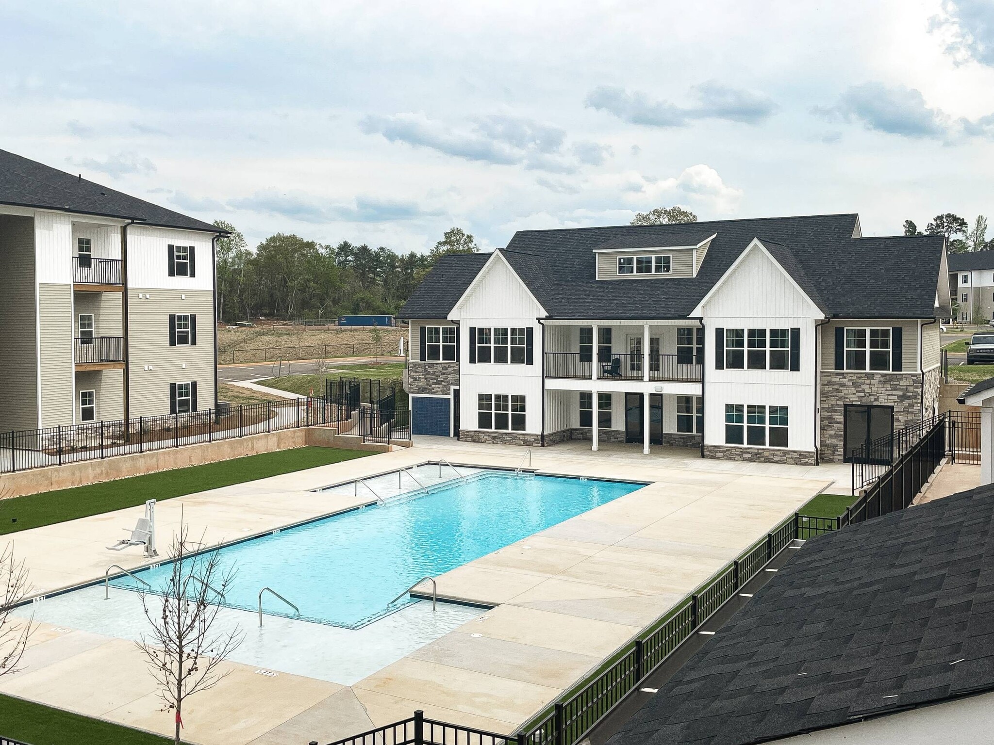 Building Photo - Northbrook Luxury Apartments