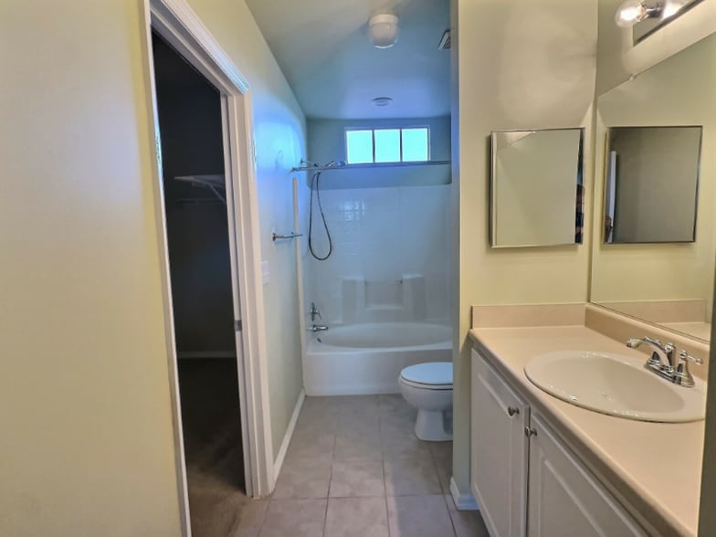 Building Photo - 4751 Travini Cir