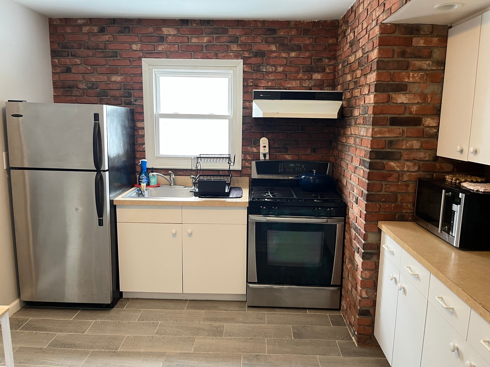 Building Photo - 933 Lafayette Ave Ext