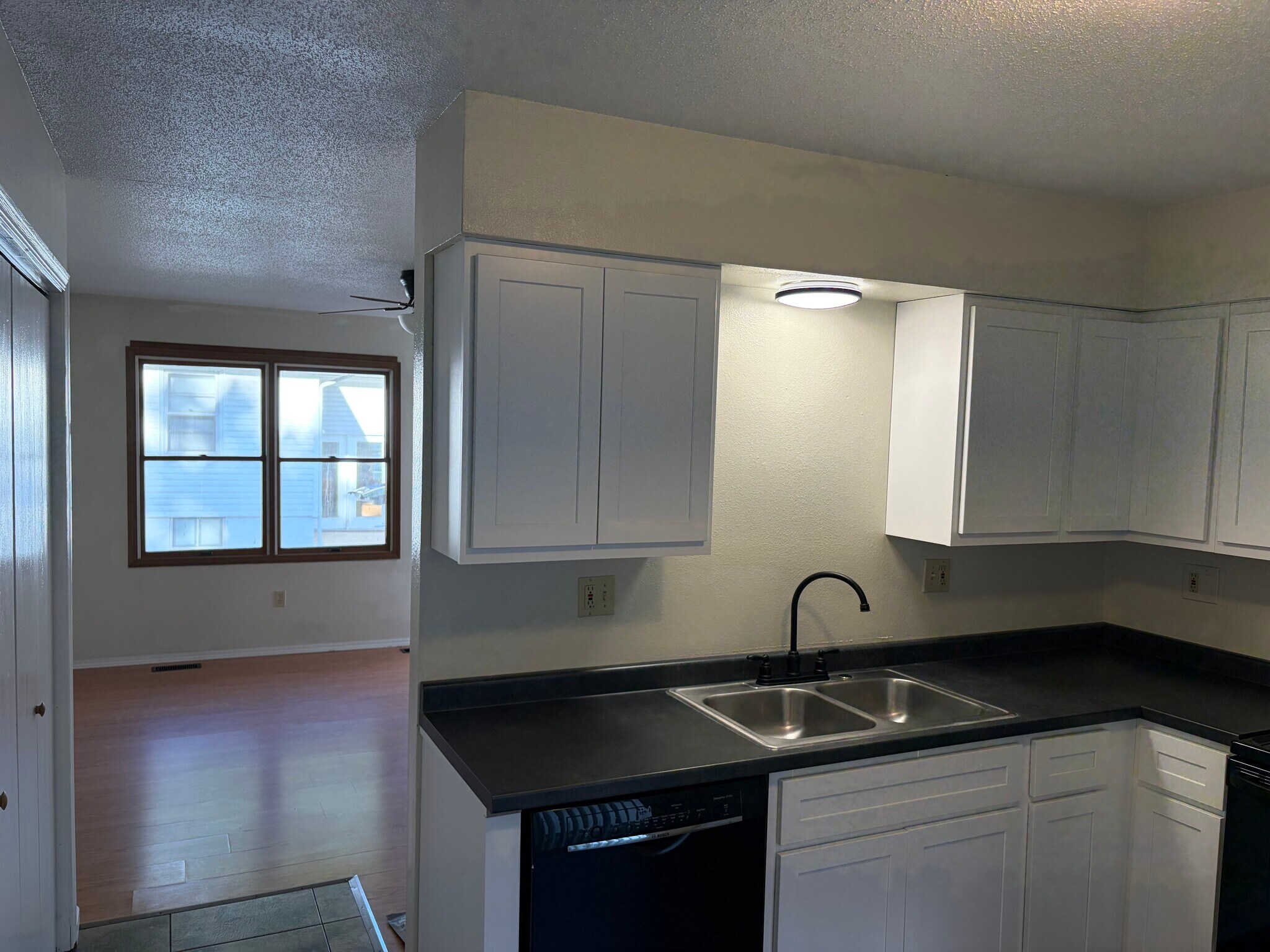 Building Photo - 312 Linden