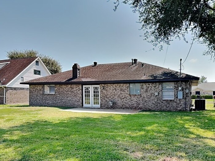 Building Photo - 722 E Brown Ln
