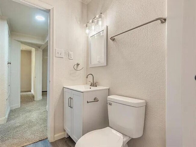 Building Photo - 2869 Ralston Rd