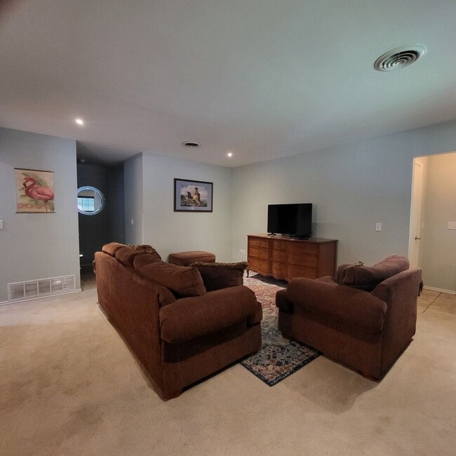 Building Photo - Furnished Rental for Lease