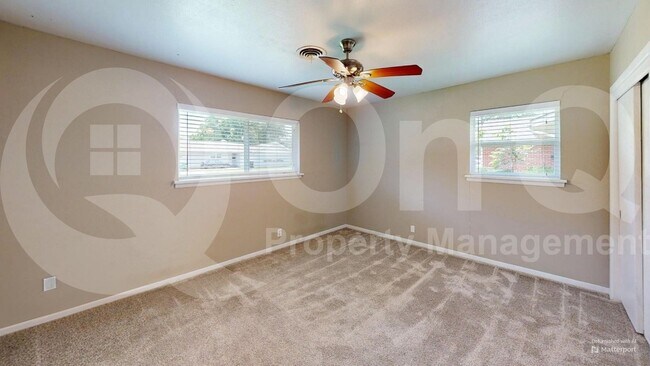 Building Photo - 1511 University Dr