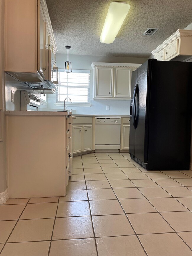 Building Photo - 6806 8th St