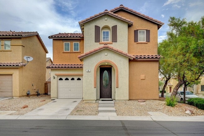 Primary Photo - Beautiful 3 bedroom/2.5 baths located acro...