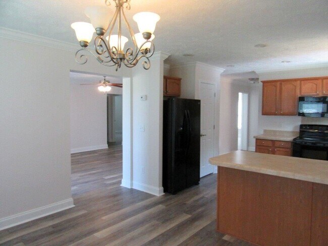 Building Photo - 2130 SC-111