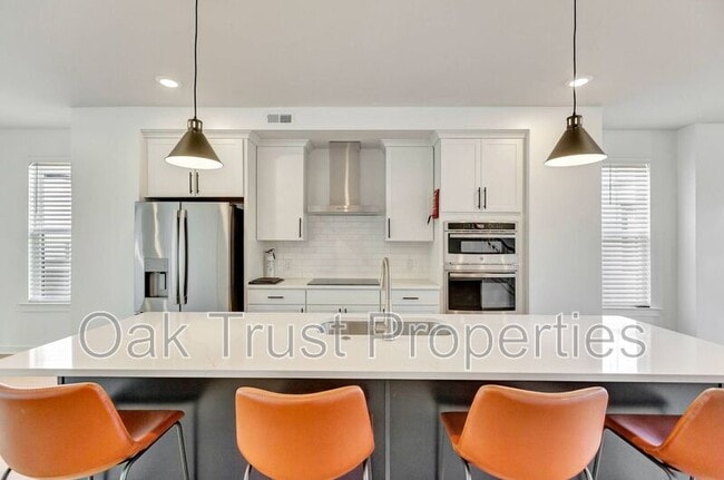 Building Photo - 236 Somerset Acrs Dr