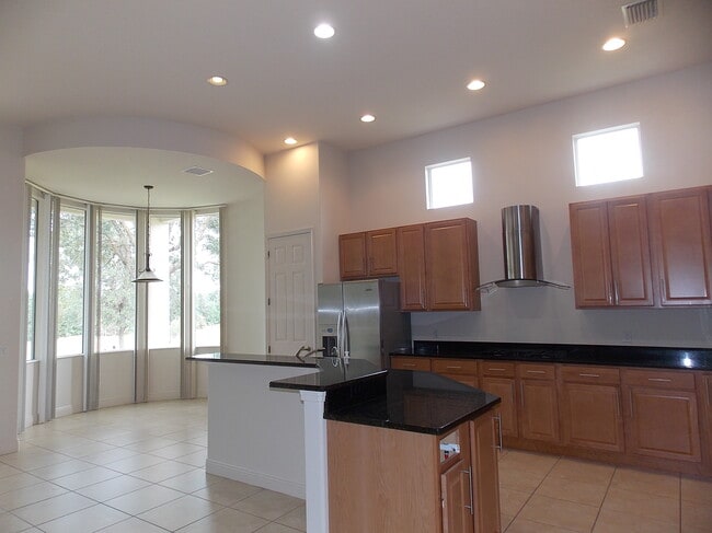 Building Photo - 1271 W Skyview Crossing Dr