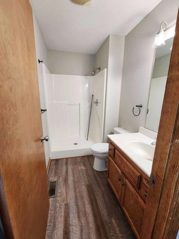 Building Photo - 211 E 22nd St