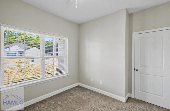 Building Photo - 147 Rimes Ave SE