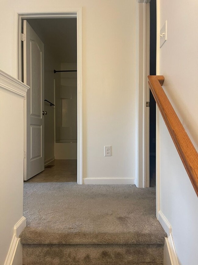 Building Photo - 3 bedroom 2 1/2 bath Townhouse in Bayberry