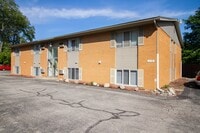 Building Photo - 1110 Lewis Ave