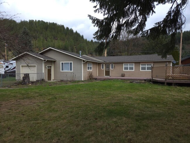 Primary Photo - 3 Bedroom 2 Bath