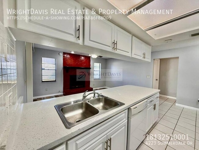 Building Photo - 4223 Summerdale Dr