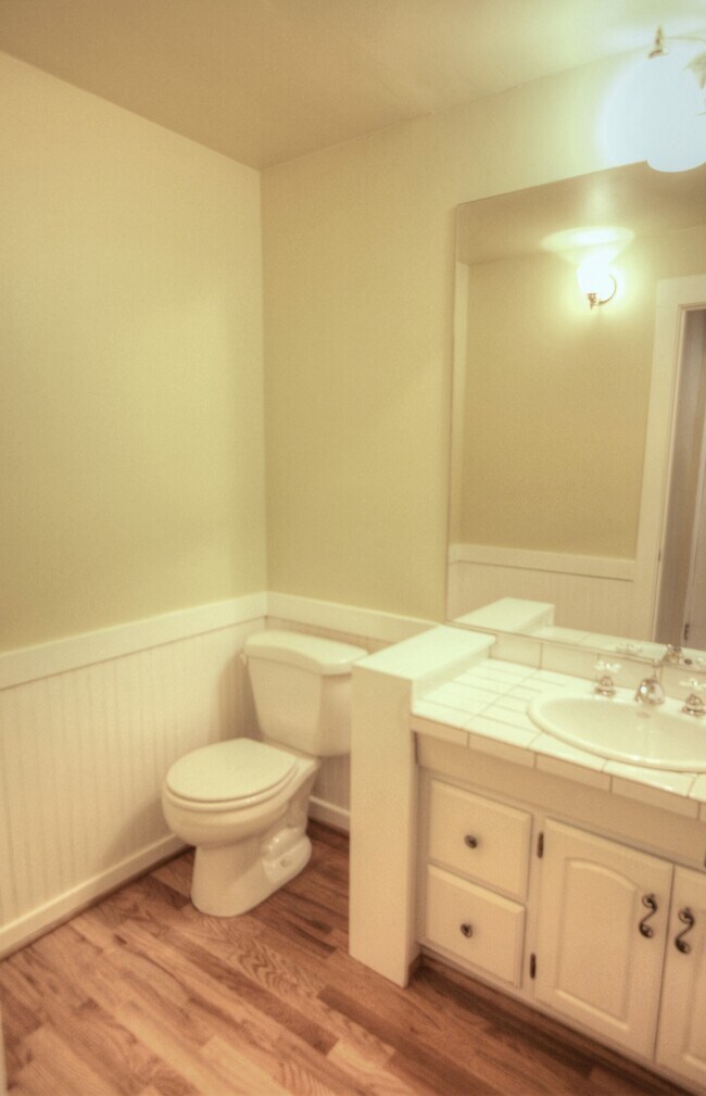 Building Photo - 502 NE 72nd St