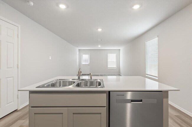 Building Photo - 1122 Newey Cir