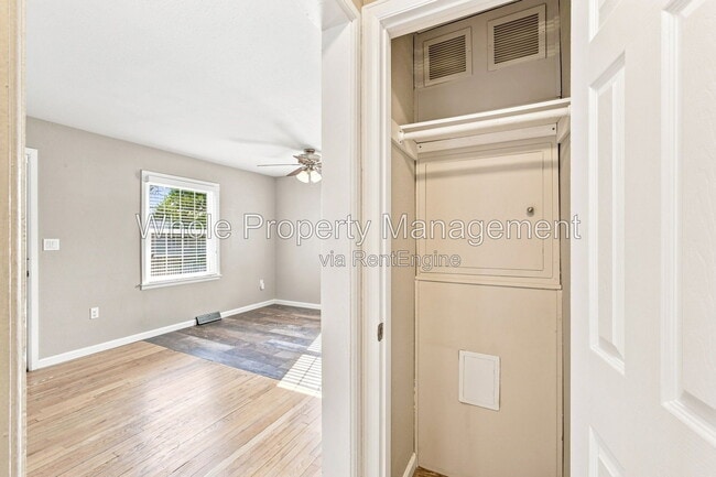 Building Photo - 1770 W Beekman Pl