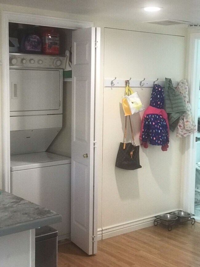 Building Photo - 1108 S 950 E