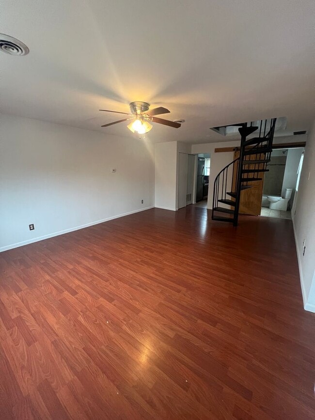 Primary Photo - 5533 Southwest Ave