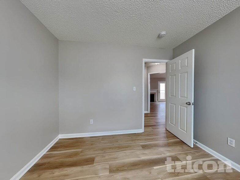 Building Photo - 121 Quiet Refuge Ln