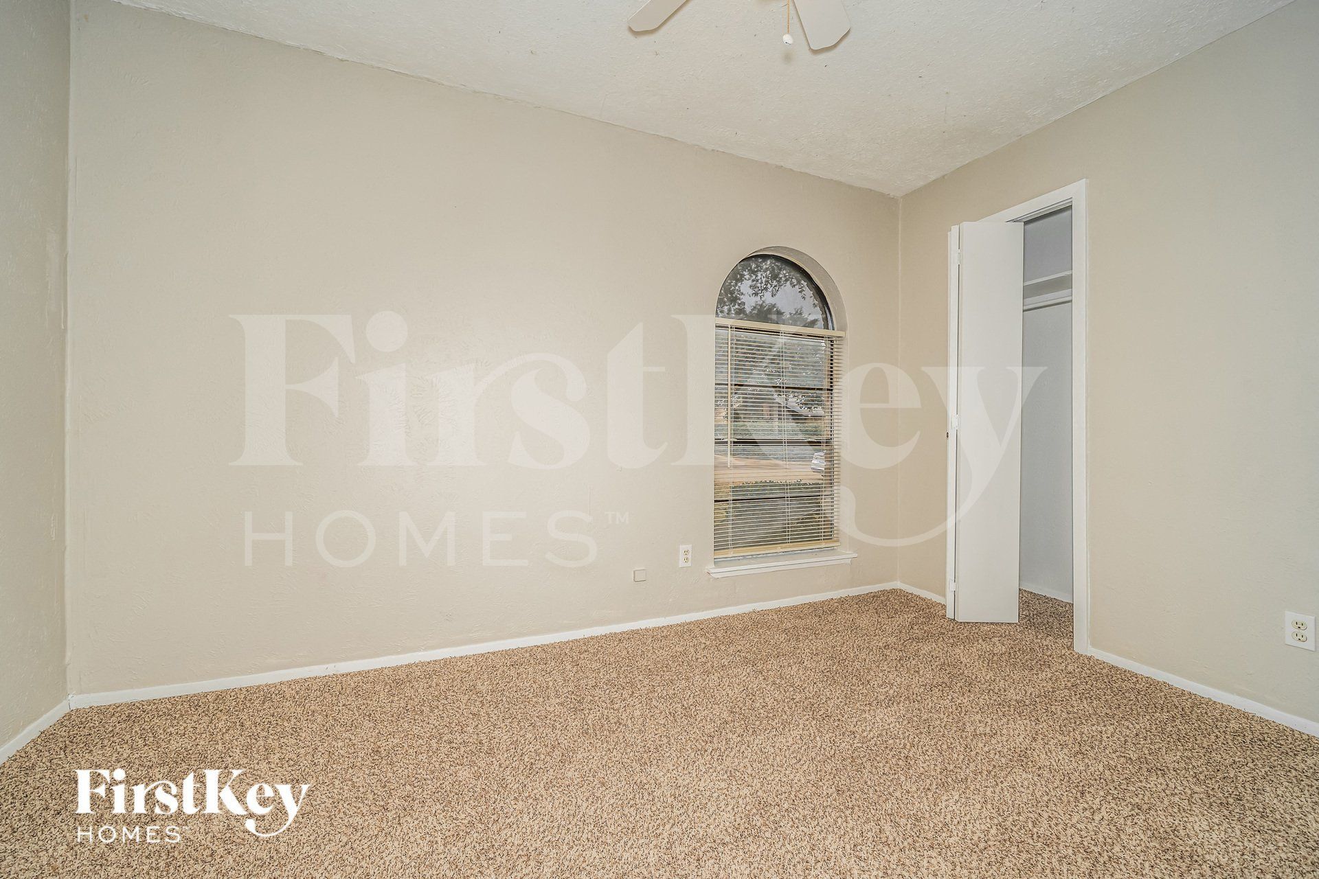 Building Photo - 6403 Redwood Ln