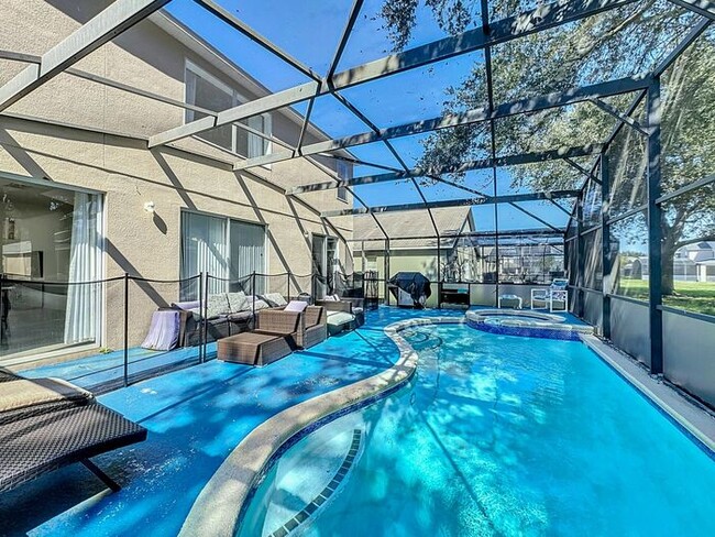 Building Photo - STUNNING Emerald Island Resort 5 bedroom 4.5 bath Luxury Home FULLY FURNISHED! 3 miles from Disney!