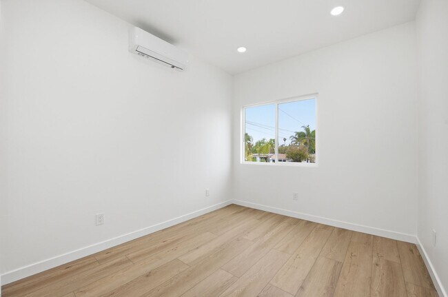 Building Photo - Brand new!