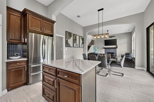 Building Photo - 2801 Manitou Dr