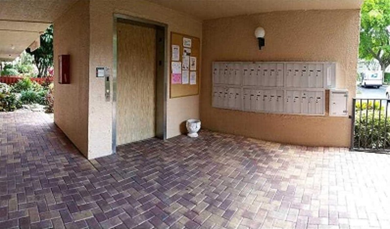 Building Photo - 370 NW 76th Ave