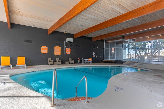 Interior Photo - The Pearl at Midtown