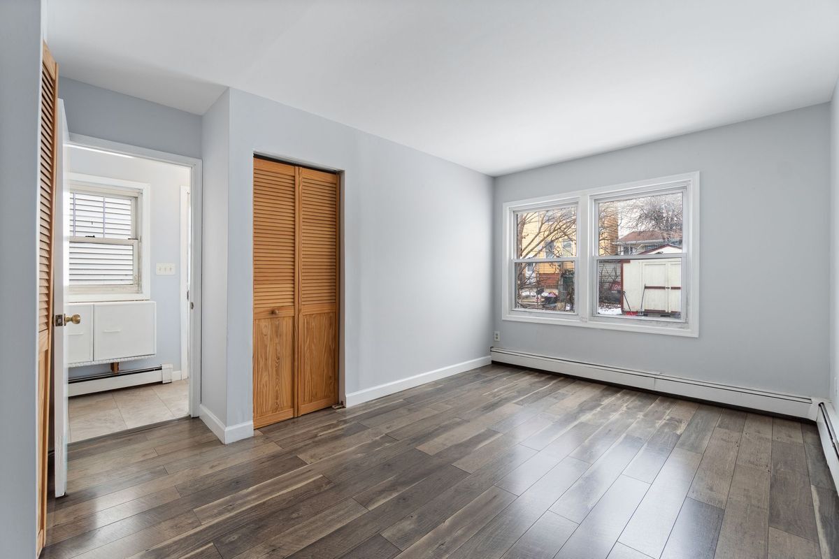 Building Photo - 120 Grant Ave