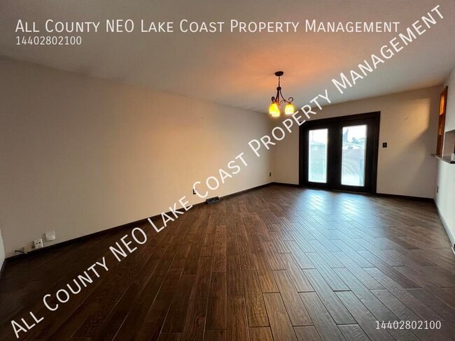 Building Photo - 9953 Shady Ln