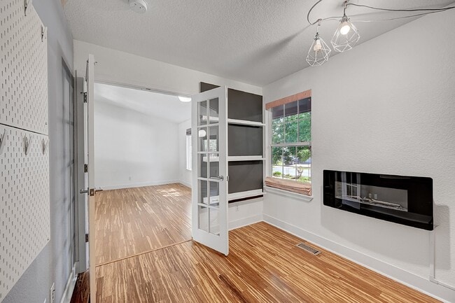 Building Photo - 2,940.95,  3-Bedroom, 1-bathroom Home In Erie with Stunning Backyard Space!