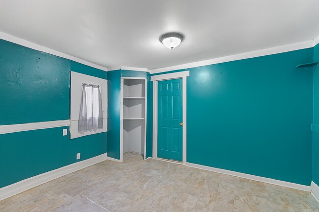 Building Photo - Turnkey Northside Duplex – Fully Renovated...