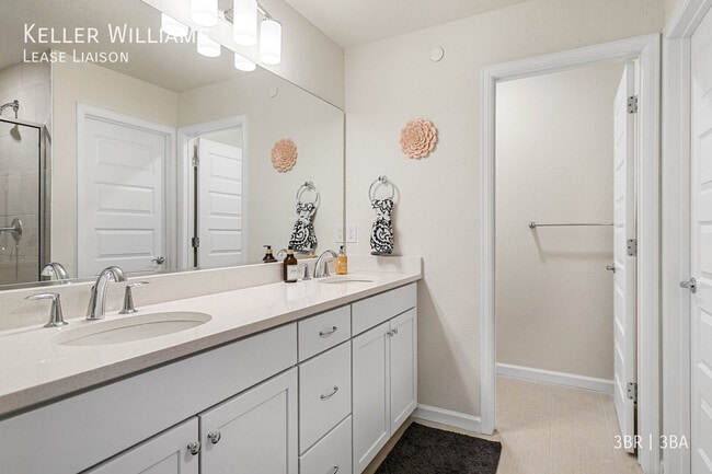 Building Photo - 1539 Spring Water Pt