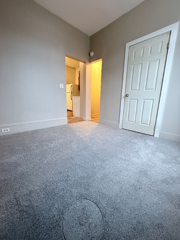 Building Photo - 210 W Main St