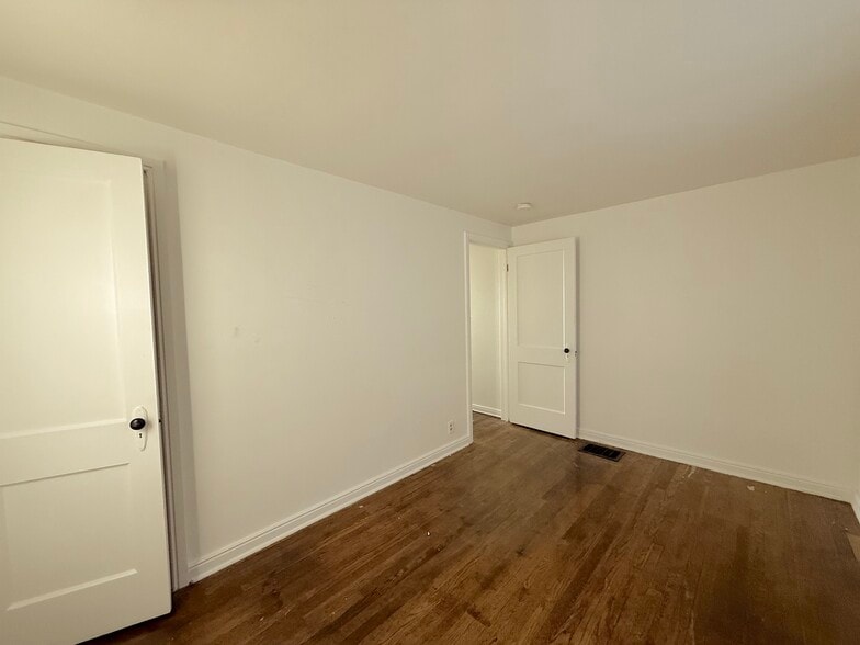 Bedroom 2, photo 2 - 443 N Prospect St