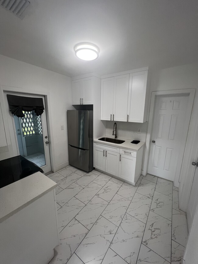 Building Photo - 3025 NW 32nd St