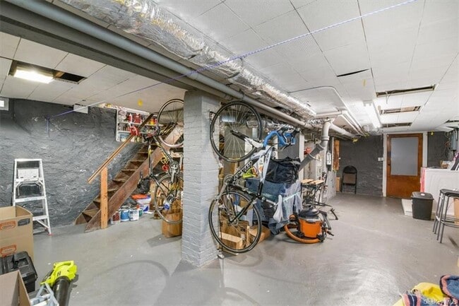 Building Photo - 1 Bayview Ave