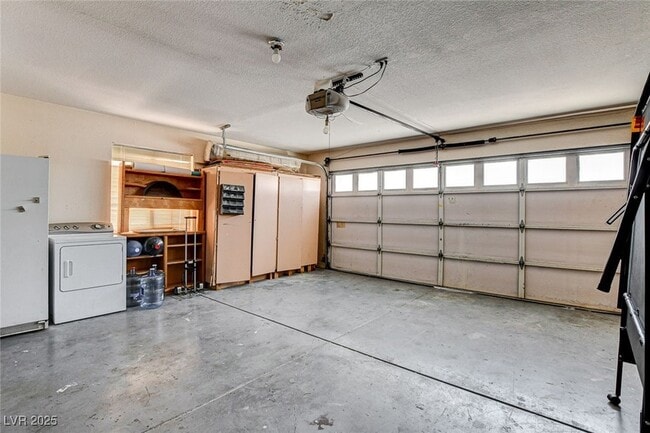 Building Photo - 8344 Snowmass Dr