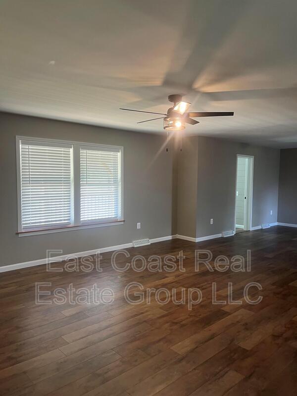 Building Photo - 18061 Crampton Ln