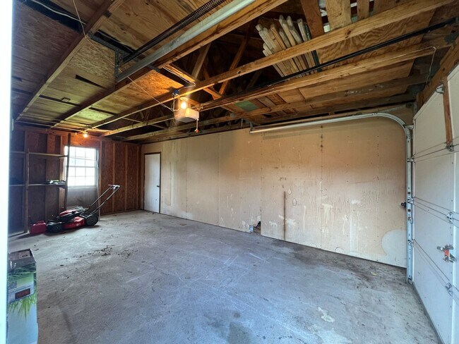 Building Photo - 2725 Greendale Ave