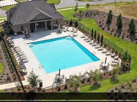 Building Photo - 705 Brecklin Ln