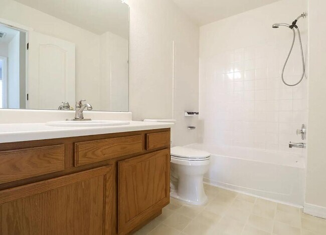 Building Photo - 2602 Timberwood Dr