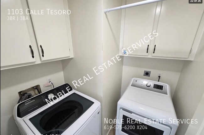 Building Photo - 1103 Calle Tesoro