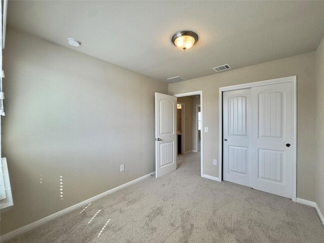 Building Photo - 713 Katmai Cir