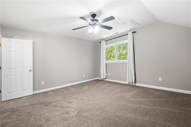 Building Photo - 1393 Poplar Pointe