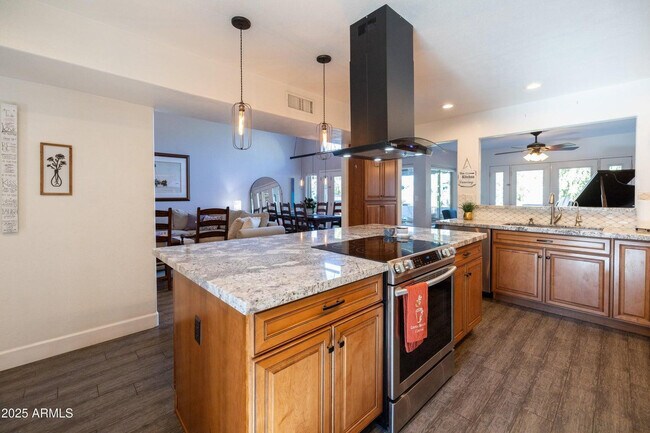 Building Photo - 5442 S Hurricane Ct